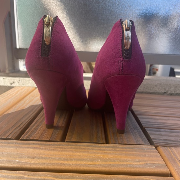 Pink Piccadilly Pumps - Picture 2 of 9